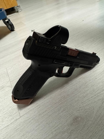 Bild 2 für Cybergun Canik TP9 met RRM en custom paint job!