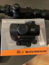 Afbeelding van Red dot en scope