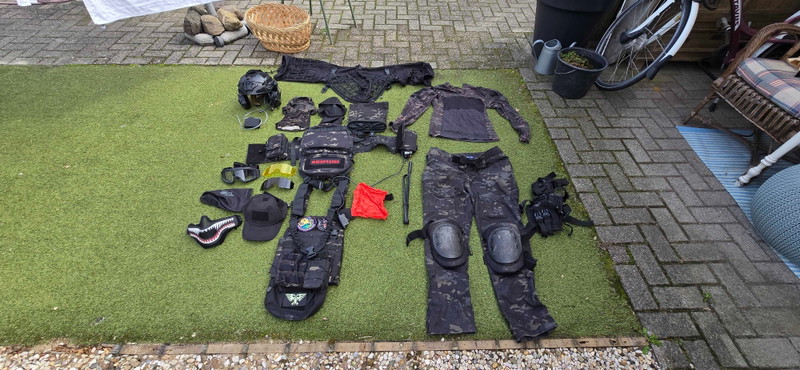 Image 1 for MCB maat M/L complete Kit met alles erop en eraan + gearbag