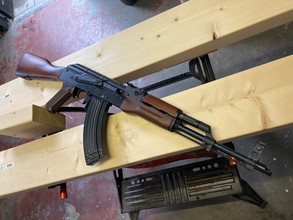 Bild für AKM E&L splinter nieuw met laminated houten stock en handguard