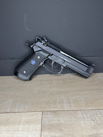Afbeelding 2 van Tokyo Marui biohazard Albert.W.Model umbrella corporation