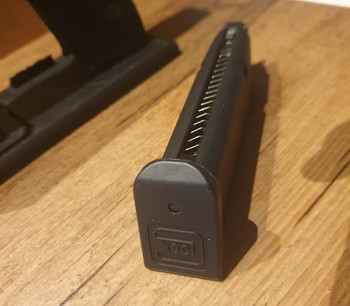 Afbeelding 3 van Glock 17 gen 5 met gestippelde kolf