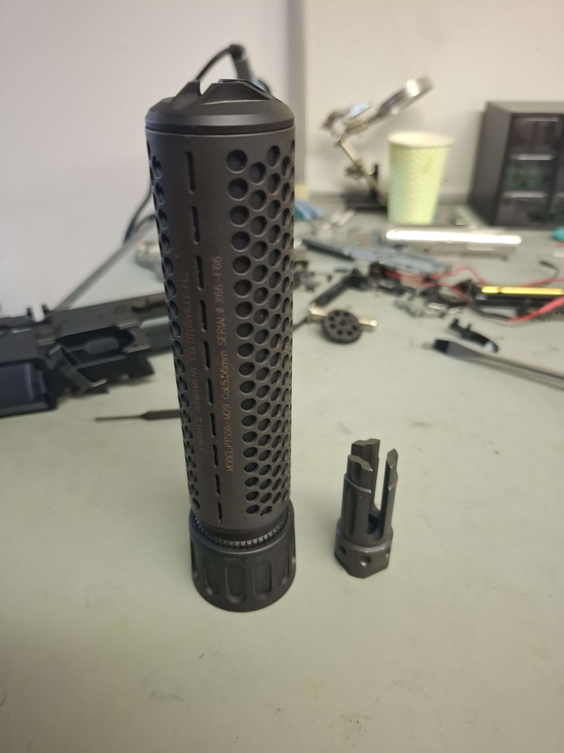 Image 1 for KAC QD surpressor + Flash Hider - NEAR MINT