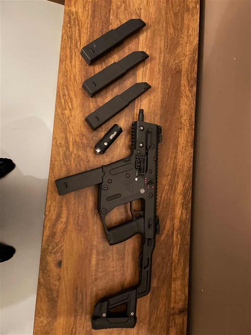 Image 1 for kriss vector