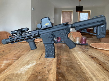 Afbeelding 3 van Vfc Avalon Saber Gen 2 CQB M-Lok Full Metal AEG