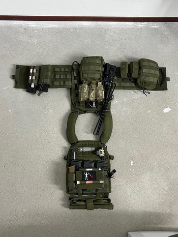 Afbeelding 5 van W.A.S Plate carrier + High cut helm met Peltors