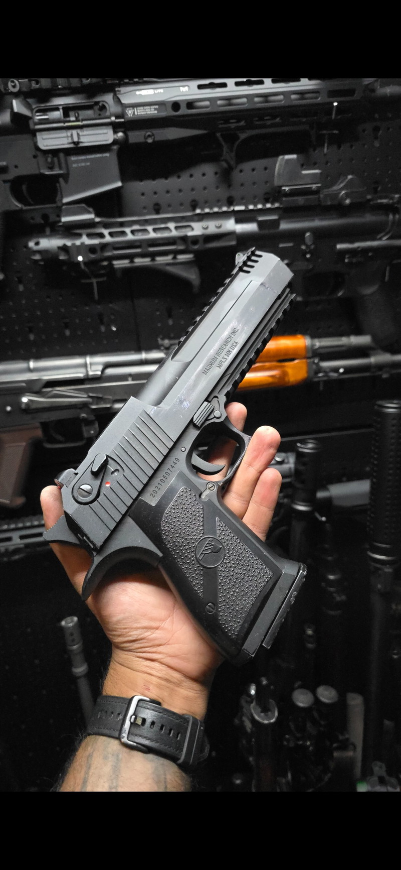 Image 1 for Full metal desert Eagle- 4 mags