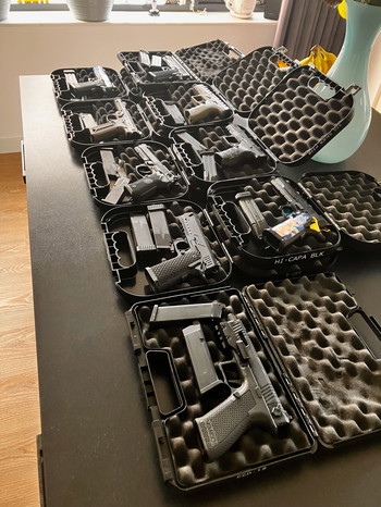 Afbeelding 2 van Diverse replica's wegens uitdunnen collectie