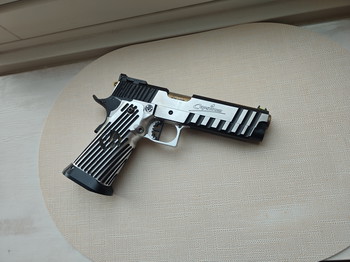 Afbeelding 2 van Hi capa Sight tracker Strayer Signature Capsicum