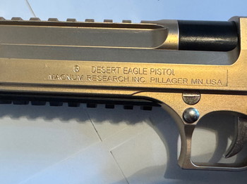 Imagen 4 de Academy Desert Eagle .50 Limited Gold Special 1:1 Replica