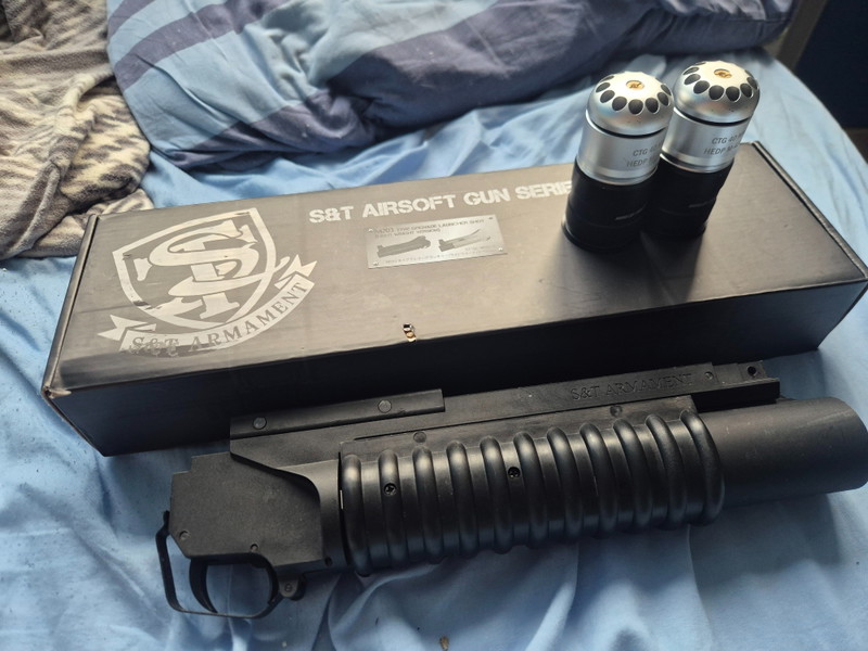 Image 1 for S&T M203 Grenade launcher met 2 S&T 40MM shells