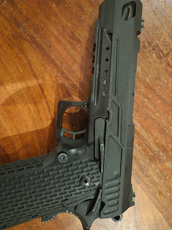 Imagen 2 de SSP5.1 Novritsch Hi capa set met universal holster