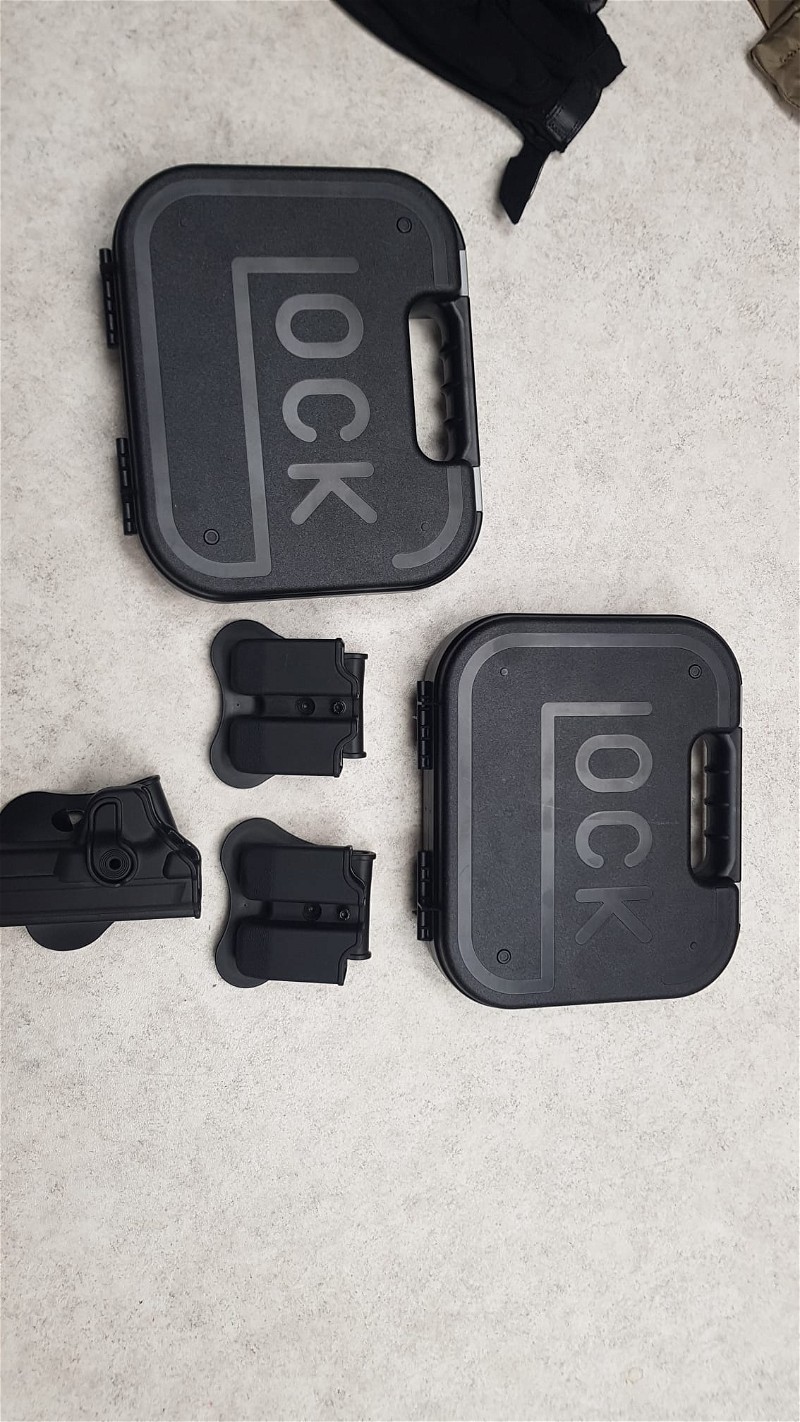 Afbeelding 1 van 2x glock koffer, 2x mag holster 1x glock 17/18 holster