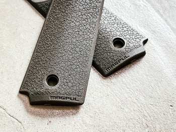 Image 2 for MAGPUL 1911 Grip Panels