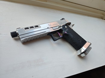 Afbeelding 2 van Hi capa DVC STI Full custom