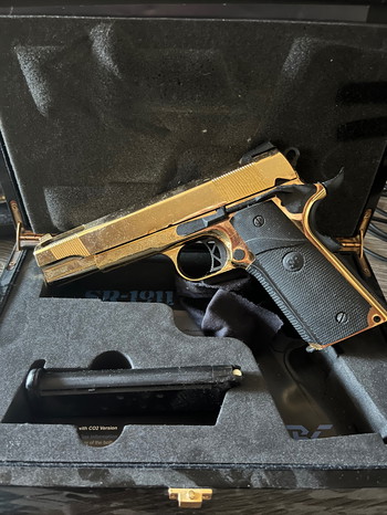 Image 2 for Gold 1911 en clasic army m4