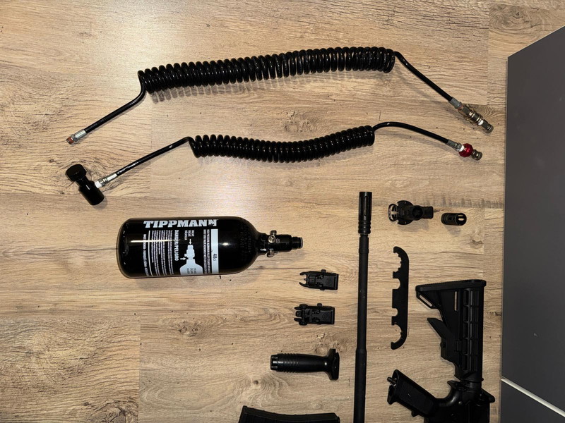 Image 1 for Tippman M4 V1 met accessoires.