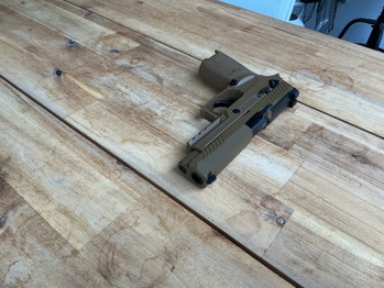 Zdjęcie 4 – VFC Sig Sauer ProForce P320-M17 Gas-Blow-Back 6mm BB Coyote Tan