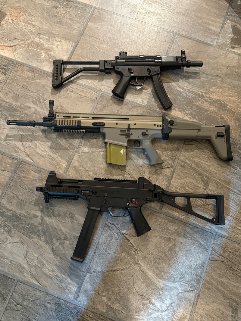 Imagen 1 de 3 defecte muurhangers of onderdelen