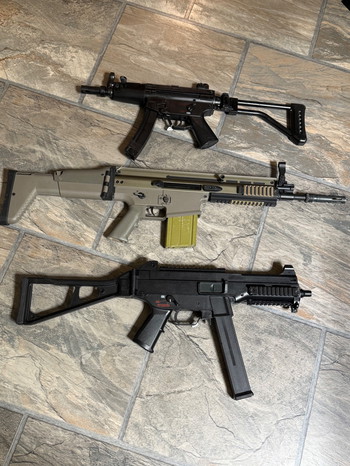 Imagen 3 de 3 defecte muurhangers of onderdelen