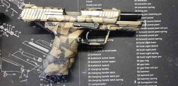 Bild 2 für HK 45 USP MARUI - peinture Cerakote Aerografockeur