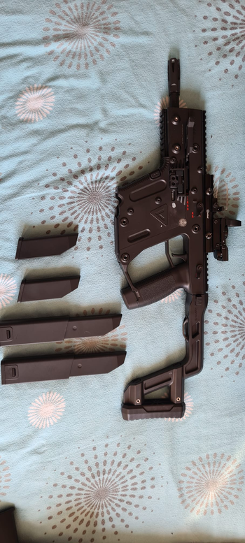 Image 3 pour KRYTAC KRISS VECTOR met battery extension cap, optic, protector en riser + 4 magazijnen (mogelijk met 2 batterijen) NIET RUILEN