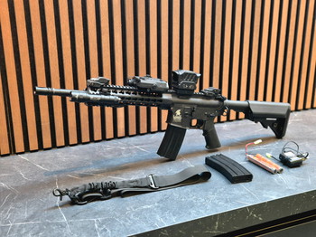 Afbeelding 4 van Lancer Tactical M4 LT-19 Keymod | AEG | Sling + Accu + oplader + 2x Magazijn