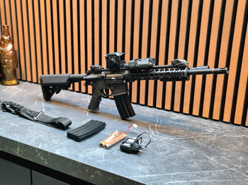 Afbeelding 8 van Lancer Tactical M4 LT-19 Keymod | AEG | Sling + Accu + oplader + 2x Magazijn