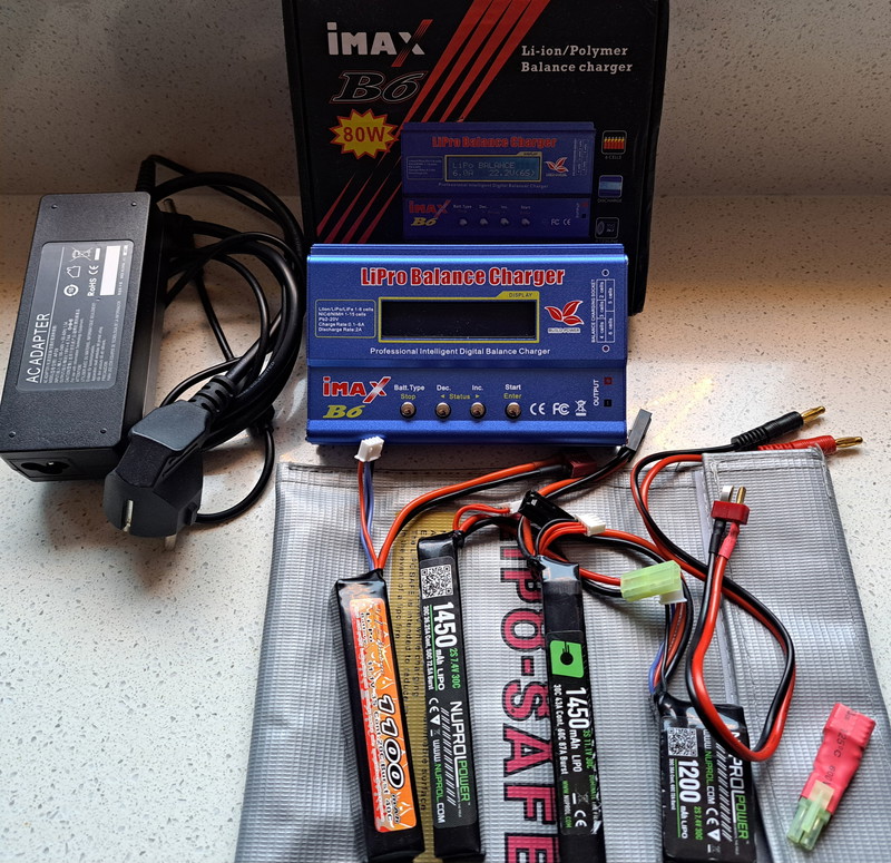Bild 1 für Imax B6 batterij lader + 4x lipo