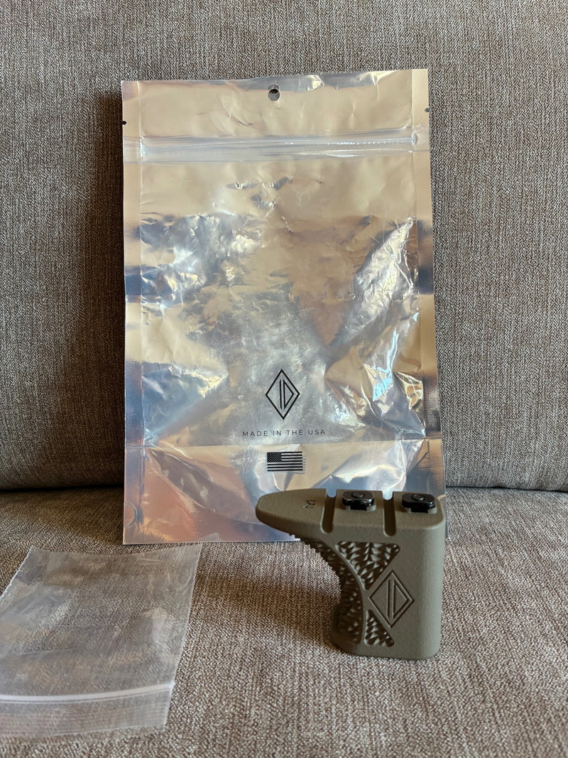 Image 1 for Irregular Defense MHS V2 CC handstop FDE