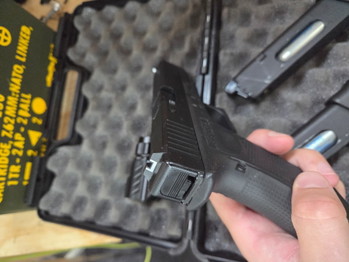 Image 4 for Umarex Glock 17 gen 4 co2