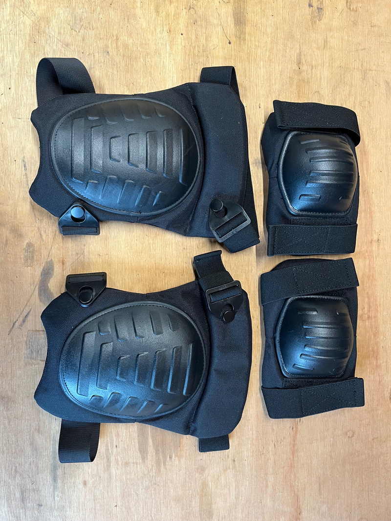 Image 1 for Emerson Gear military knee/elbow set NIEUW
