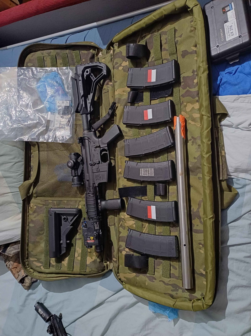 Bild 1 für VFC SR16 10,5 inch barrel + 7 magazines +flashlight + red dot + custom  stock