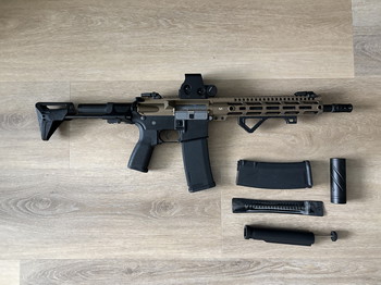 Imagen 2 de Specna arms SA-E20 EDGE PDW - Bronze met Red Dot an accessories