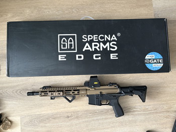 Imagen 3 de Specna arms SA-E20 EDGE PDW - Bronze met Red Dot an accessories