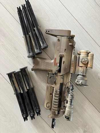 Image 2 pour Used TM MP7 with 6 Magazines