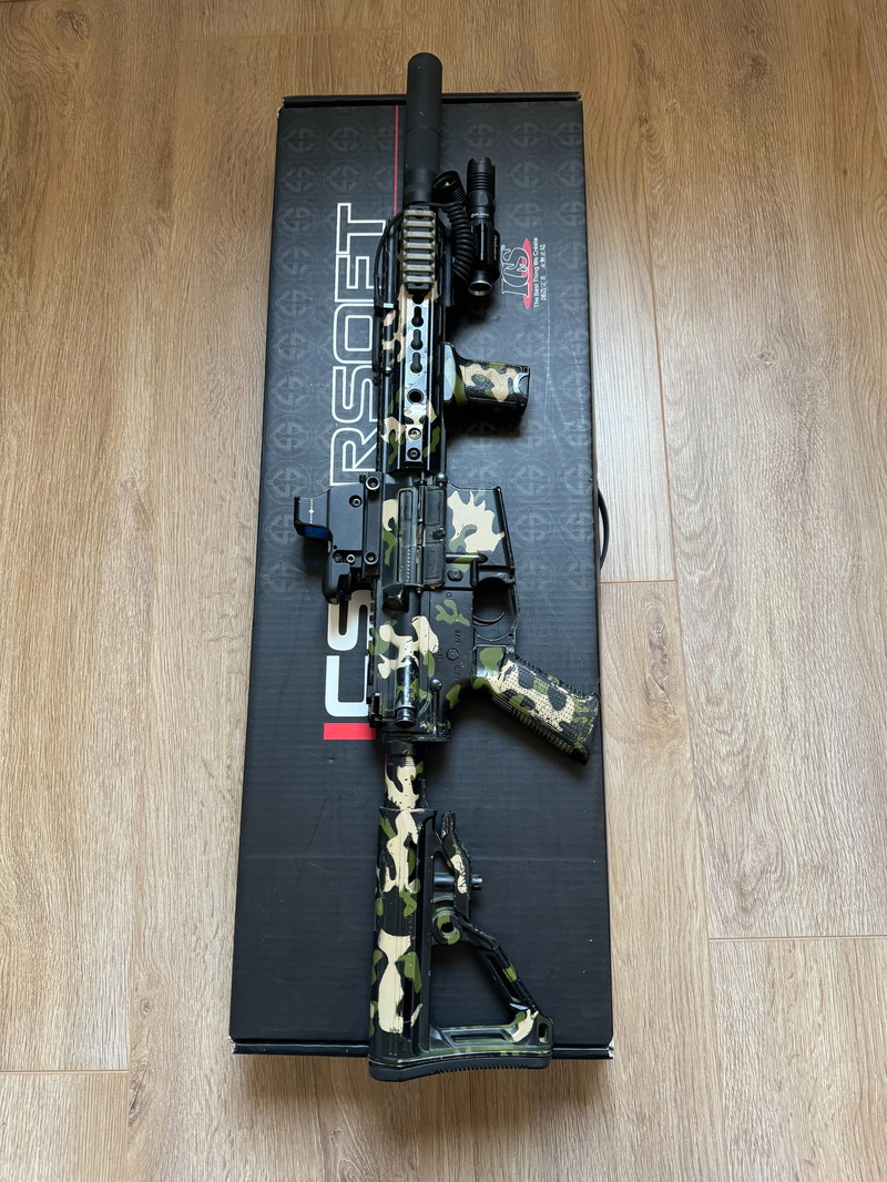 Afbeelding 1 van WEEKEND AANBIEDING ICS CXP-UK1 M4 Airsoft Replica met Upgrades en accessoires