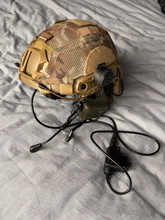 Zdjęcie: Helm met multicam + Earmor + PTT-module
