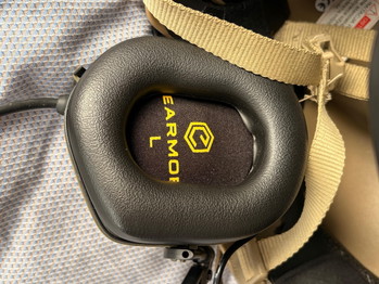 Zdjęcie 4 – Helm met multicam + Earmor + PTT-module