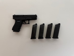 Imagen para Tokyo Marui Glock 19 with 4 magazines