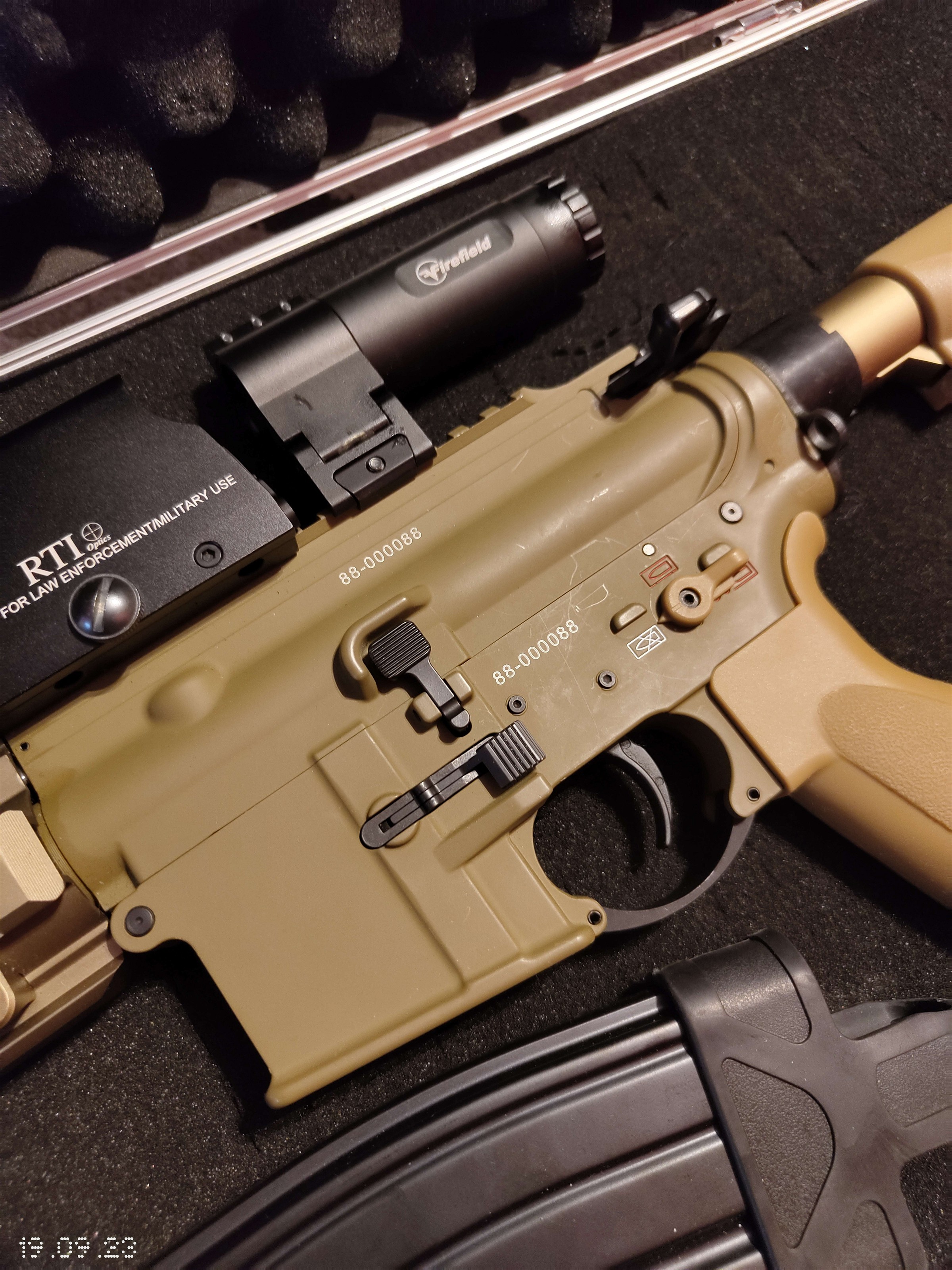 Chargeur Mid-Cap 120 billes noir métal pour Colt M4 AEG Airsoft