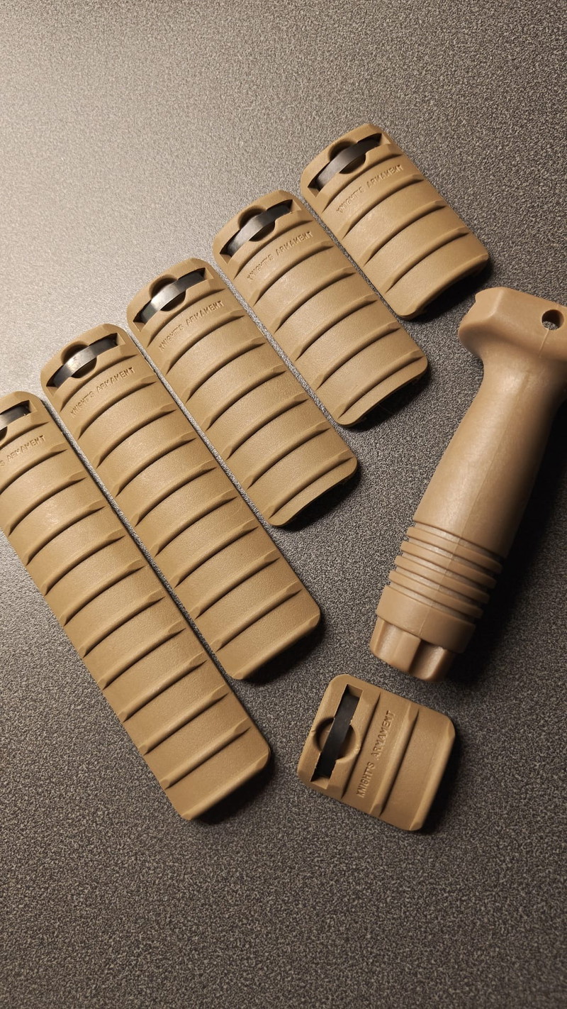 Image 1 for Knight's Armaments (RS) -  Rib Rail Panel (Full set) + Frontgrip FDE