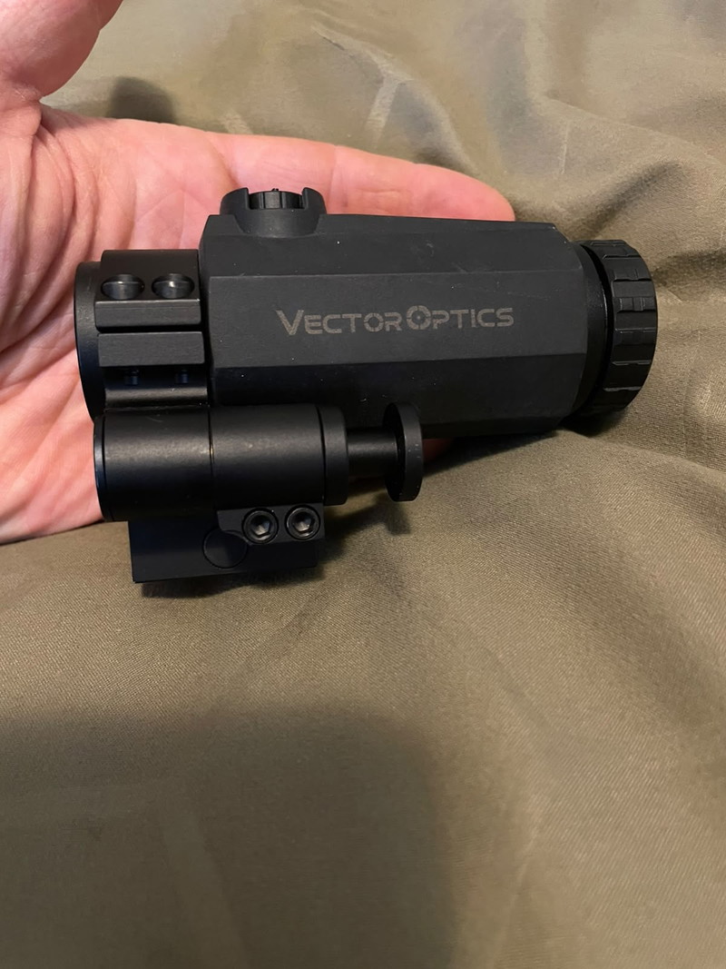 Afbeelding 1 van Vector optics Maverick III 3x22 flip up magnifier