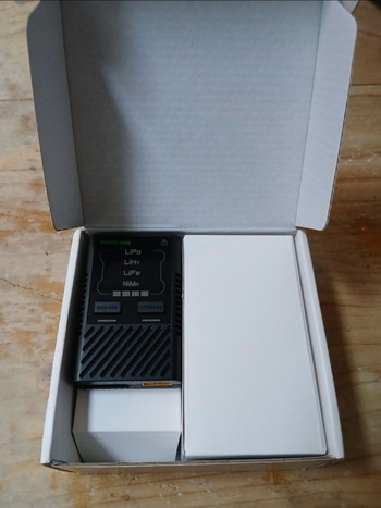 Afbeelding 3 van G-tech smart charger