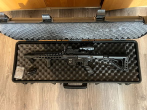 Afbeelding van G&G GC16 Predator - + 3x Red Dot Magnifier w/ Flip Side Mount en Omega 8 Reticle Sight
