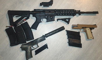 Image 2 for 8 replicas aangeboden met extra magazijnen of accesoires