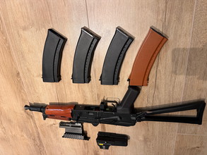 Imagen para ICS AK-74U met red/ green dot sight.