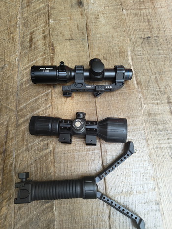 Bild 2 für Twee scopes en een grip