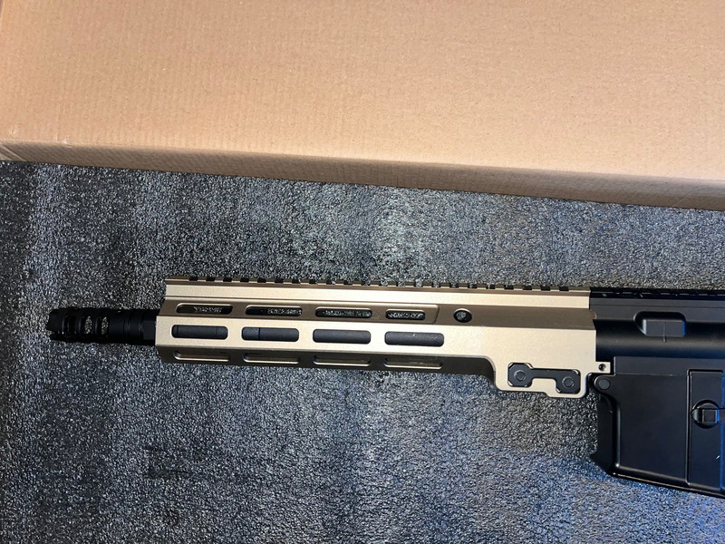 Image 1 pour Mk16 URGI GBBR 9inch handguard