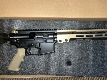 Image 2 pour Mk16 URGI GBBR 9inch handguard